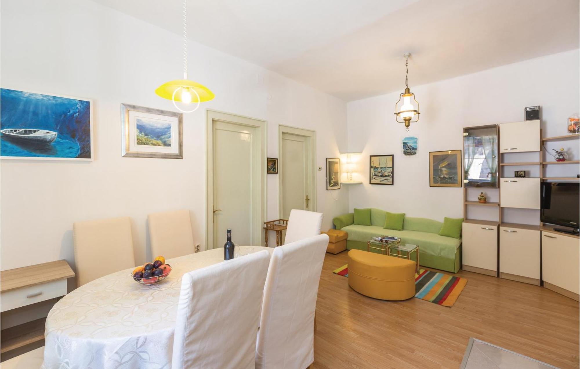 Awesome Apartment In Makarska With Kitchen 외부 사진
