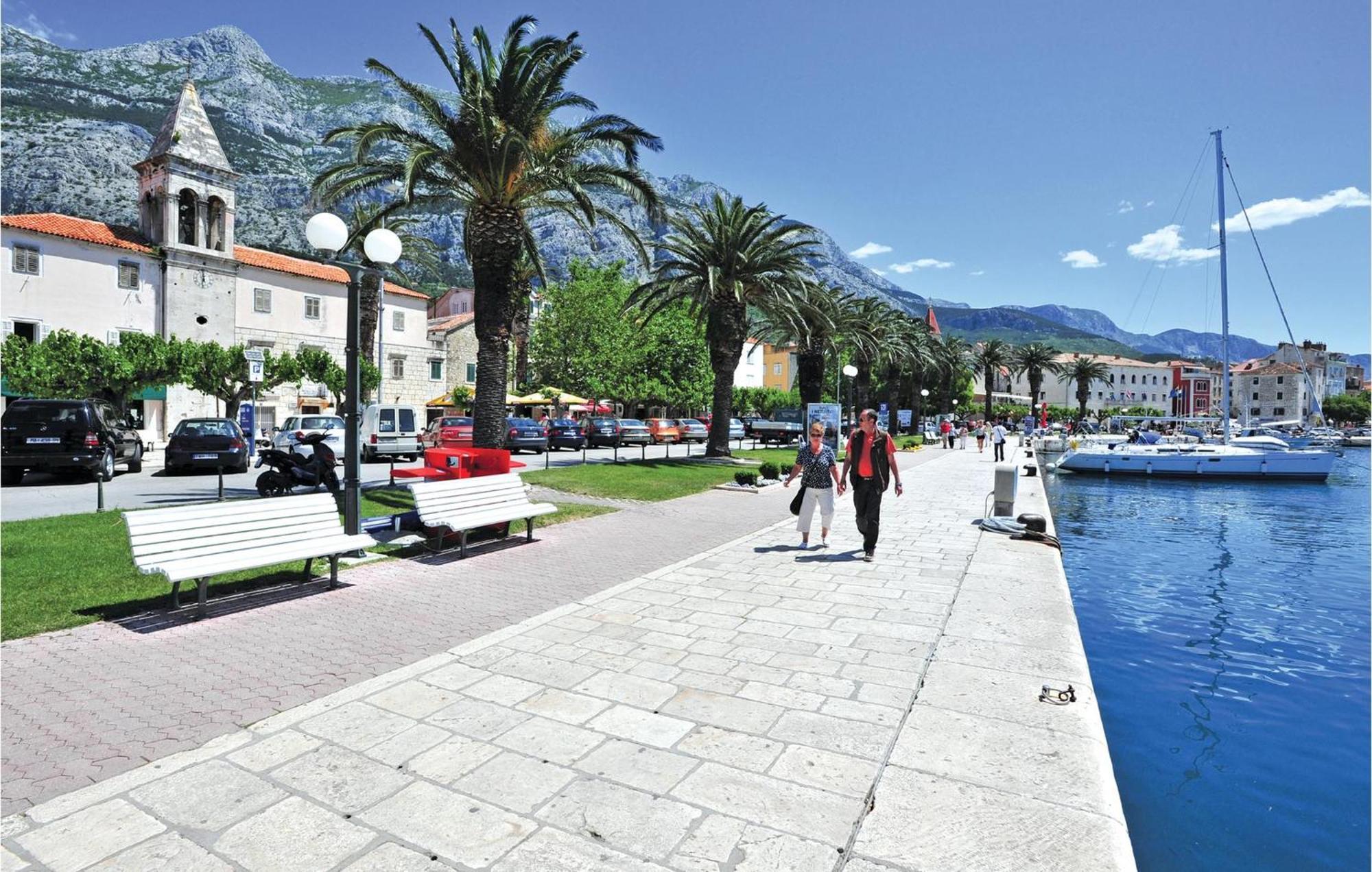 Awesome Apartment In Makarska With Kitchen 외부 사진