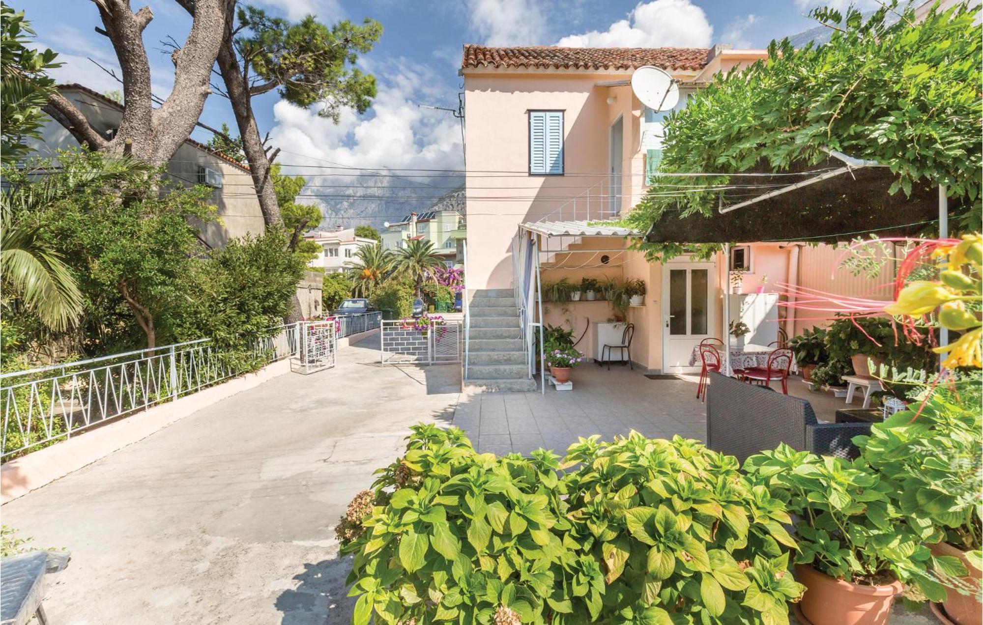 Awesome Apartment In Makarska With Kitchen 외부 사진