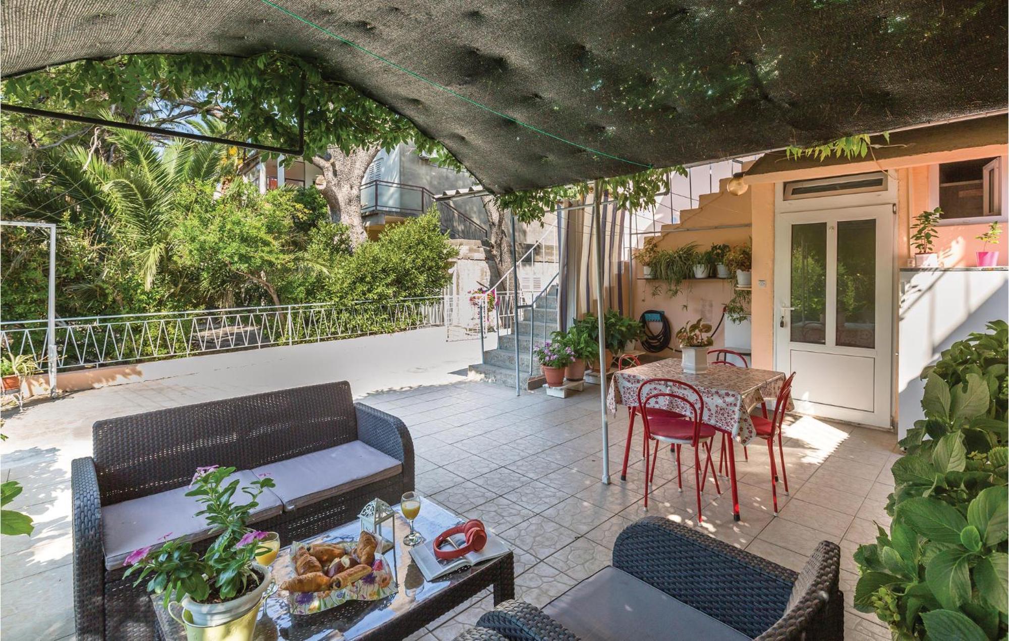 Awesome Apartment In Makarska With Kitchen 외부 사진