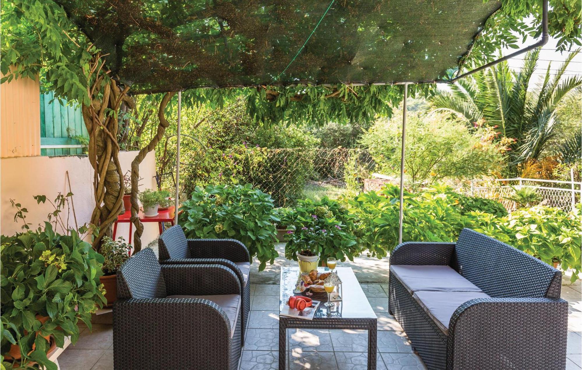 Awesome Apartment In Makarska With Kitchen 외부 사진