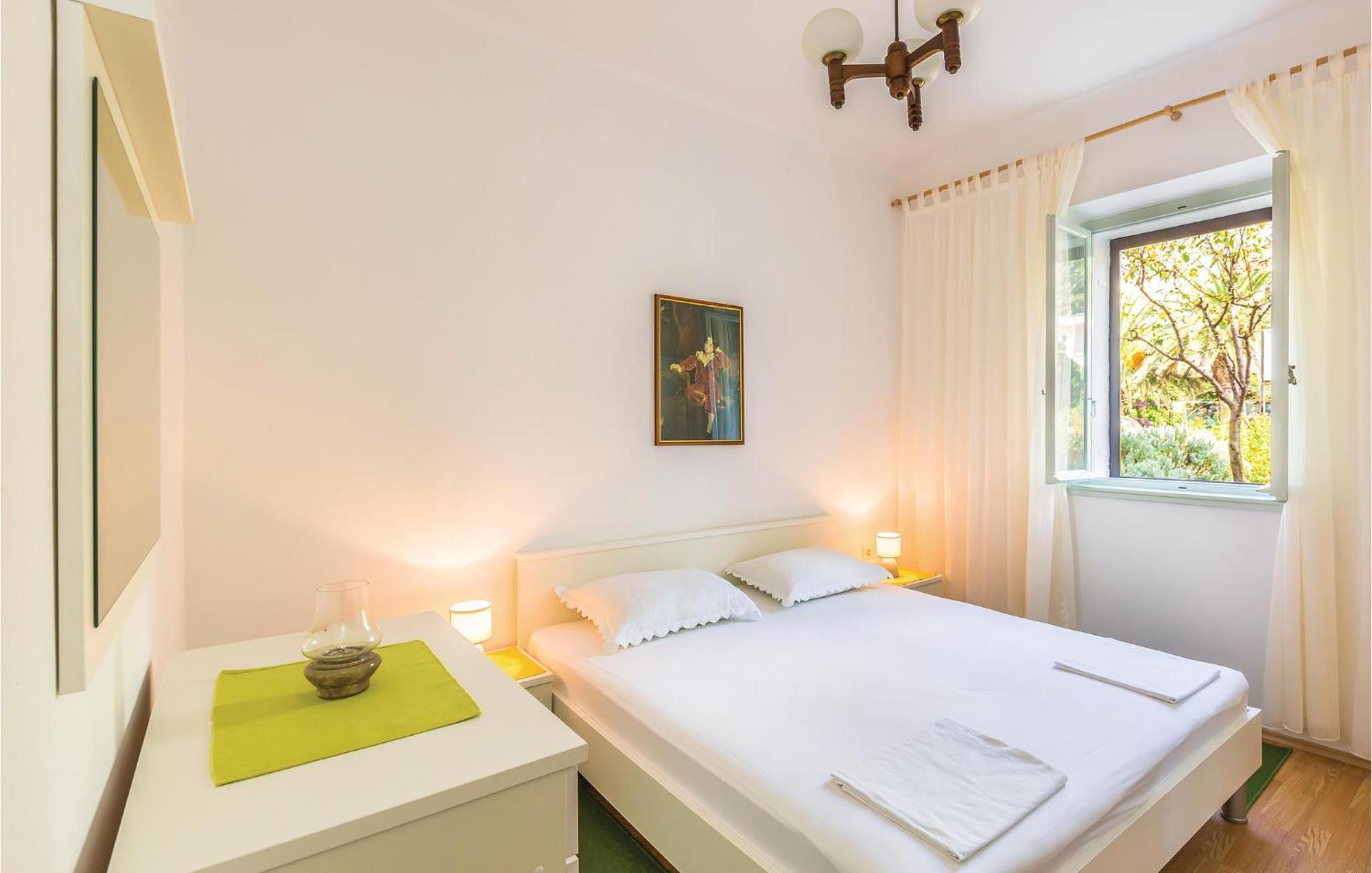 Awesome Apartment In Makarska With Kitchen 외부 사진